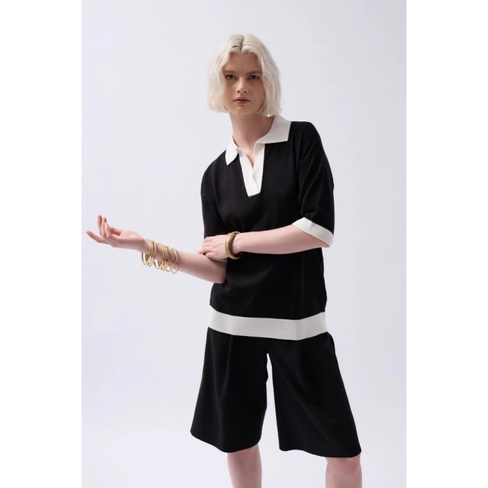 V Yaka Dokulu T-Shirt