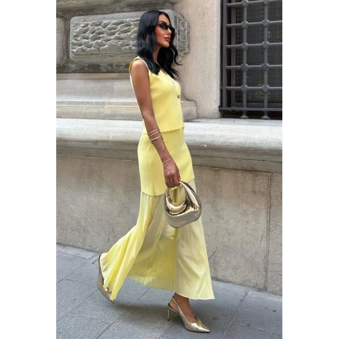 Yelekli Ve Pilise Etekli Triko Takım 10001