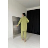 Yeşil Gömlek Ve Çıtçıtlı Pantolon Takım