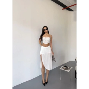 Çepli Şortlu Yırtmaçlı Etek - Beyaz