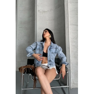 Çift cepli kol katlamalı kar yıkama crop kot ceket mavi d2000