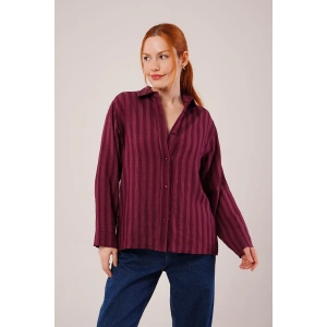 Düğmeli Ve Çizgi Detaylı Bordo Gömlek