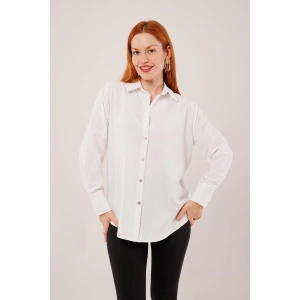 İnce Çizgi Detaylı Beyaz Gömlek