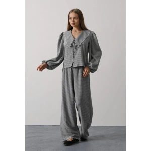 İşlemeli Bebe Yakalı Pantolon Takım - Siyah