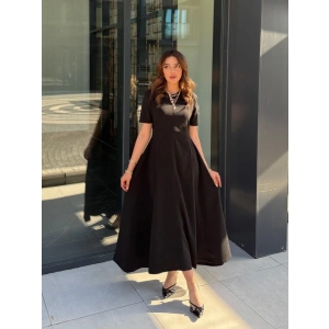 Kadın Kısa Kollu Bisiklet Yaka Maksi Boy Ithal Krep Elbise