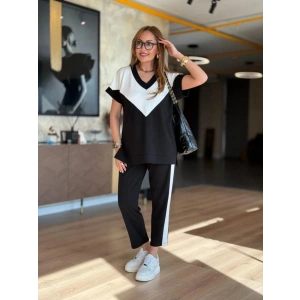 Kadın Kısa Kollu V Yaka Siyah Beyaz Renkli Viskon Iki Iplik Kumaş Eşofman Takımı