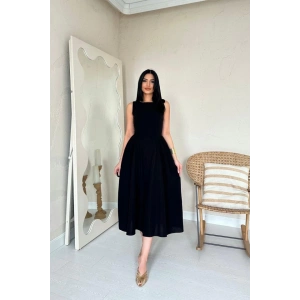 Siyah Yanları Büzgülü Midi Boy Keten Elbise