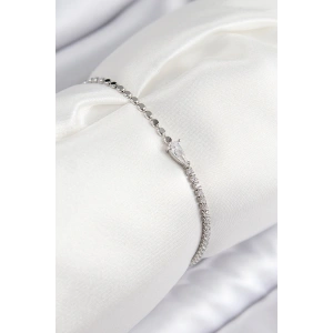 Pirinç Zirkon Taşlı Damla Model Ezme Zincir Gümüş Renk Kadın Bileklik