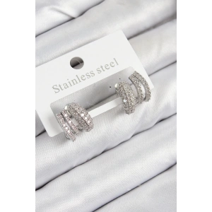 Pirinç Zirkon Taşlı Kıvrımlı Model Gümüş Renk Kadın Küpe