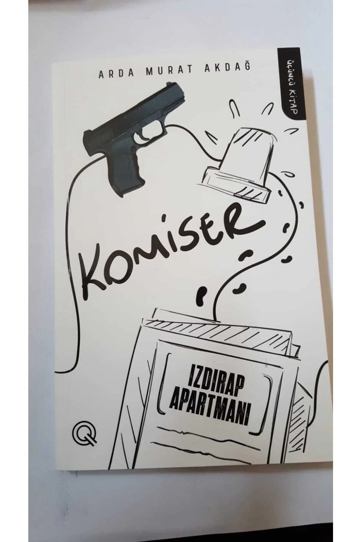 Komiser 3 Izdırap Apartmanı Q Yayınları