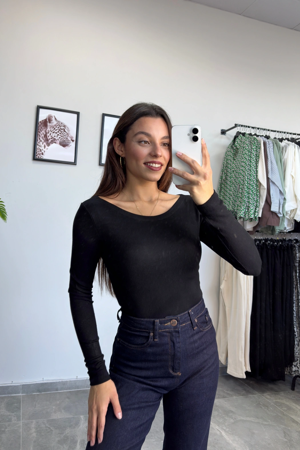 Kayık Yaka Siyah Body