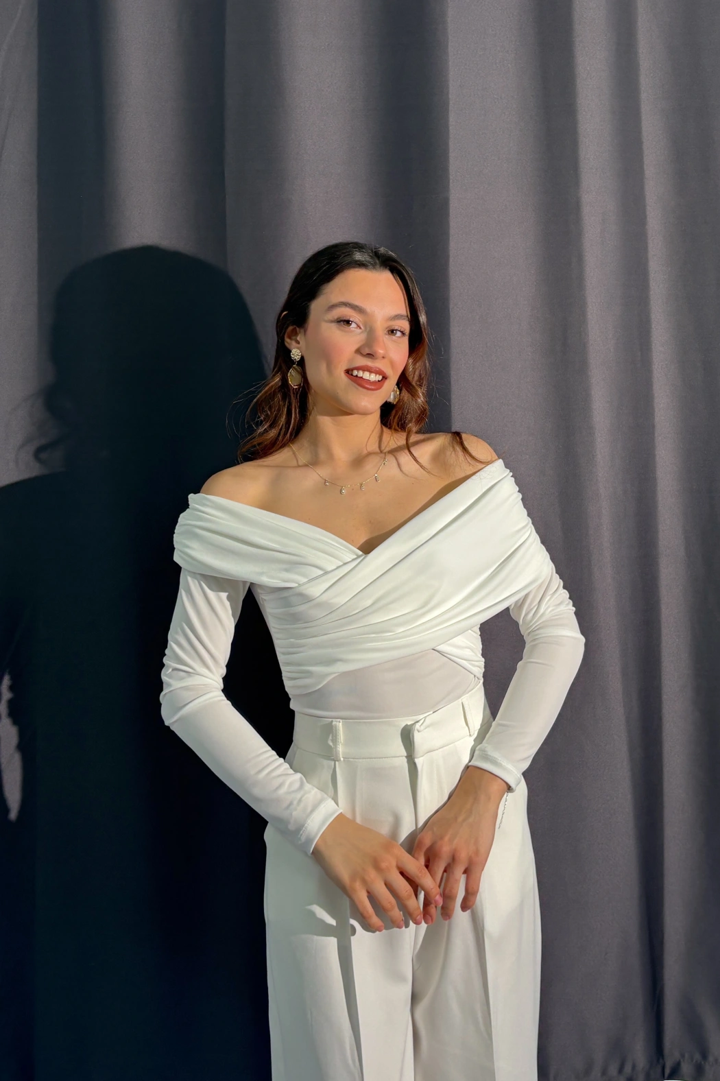 Omuz Dekolte Beyaz Bluz