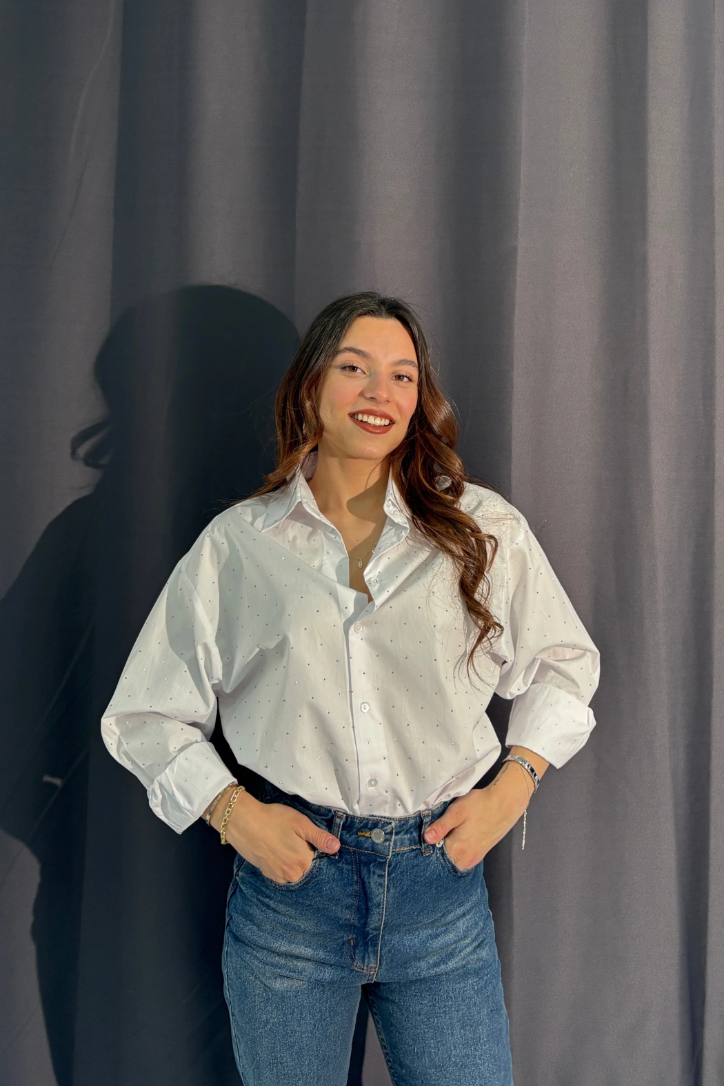 Taşlı Beyaz Gömlek