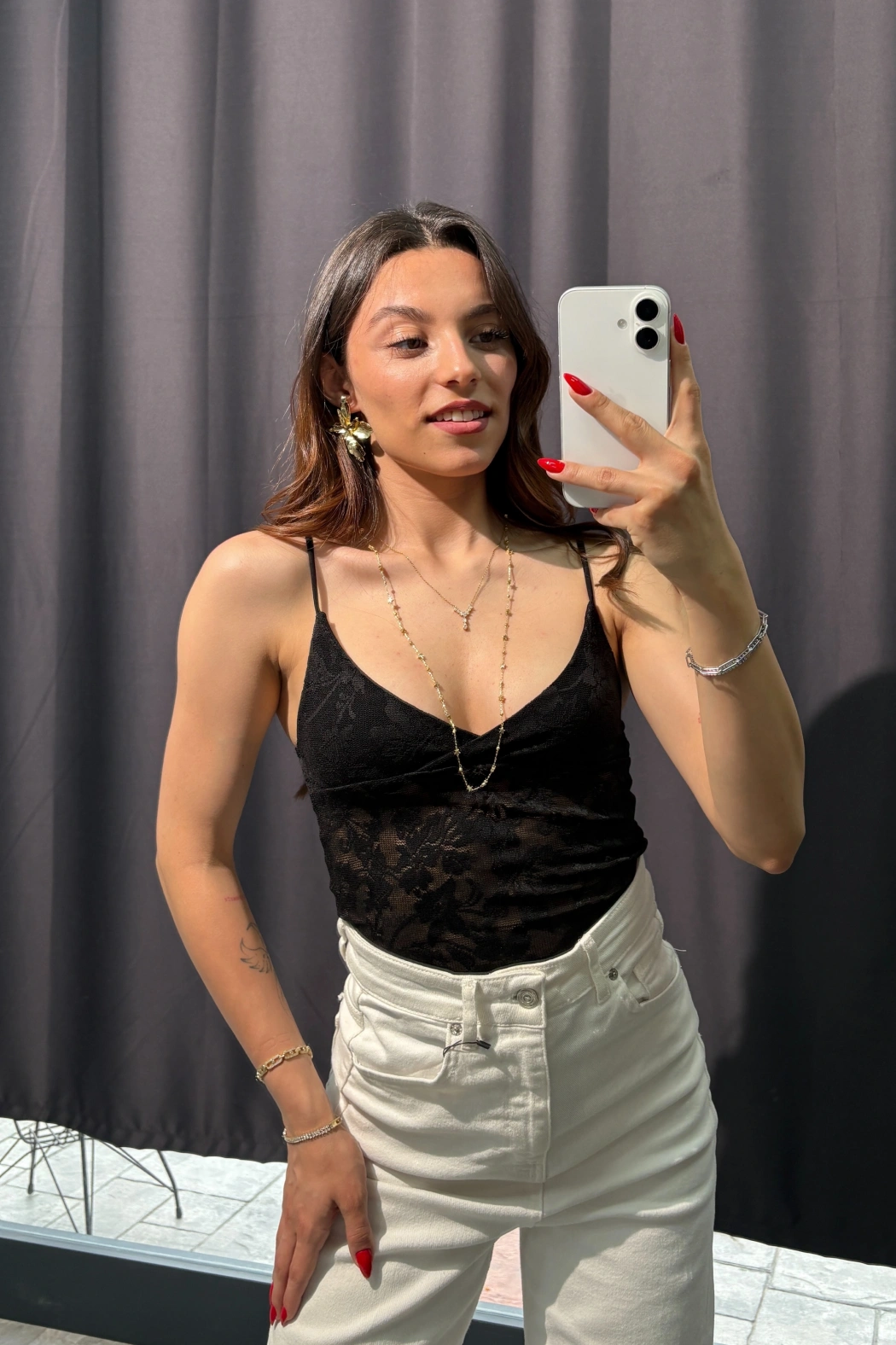 İp Askılı Siyah Dantel Bodysuit