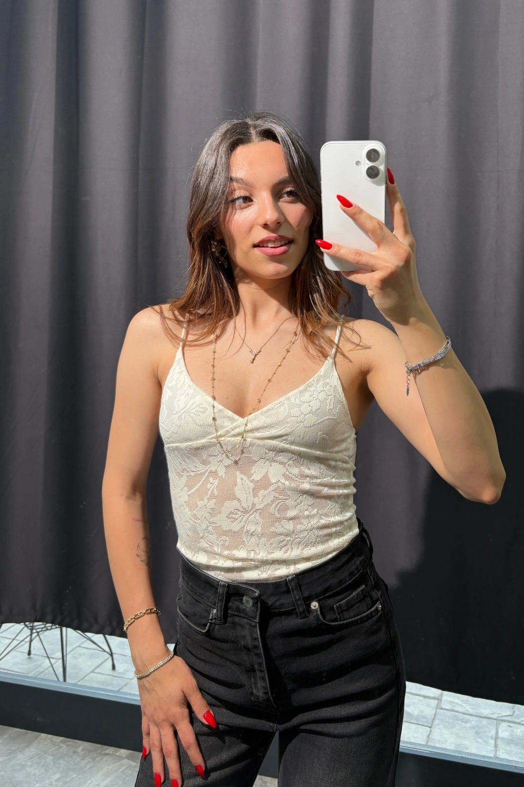 İp Askılı Ekru Dantel Bodysuit
