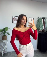 Omuz Dekolte Kırmızı Body
