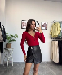 Tokalı Siyah Deri Şort Etek