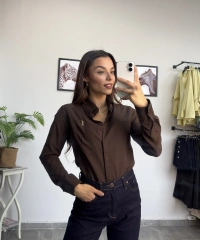 Kahverengi Dar Kesim Gömlek