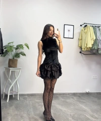 Siyah İçi Şortlu Kadife Kısa Balon Elbise