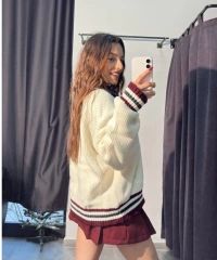 V Yaka Bordo Şeritli Kazak