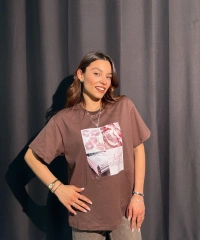 Pink Baskılı Kahverengi Tişört