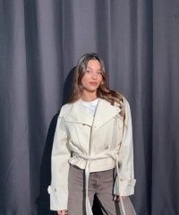 Kuşaklı Kısa Bej Trençkot