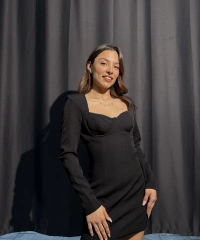 Siyah Kalp Yaka Uzun Kollu Elbise