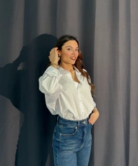 Taşlı Beyaz Gömlek