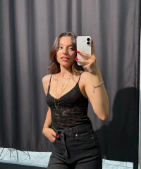 İp Askılı Siyah Dantel Bodysuit