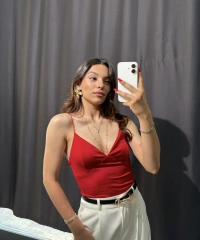 V Yaka İp Askılı Bodysuit Kırmızı