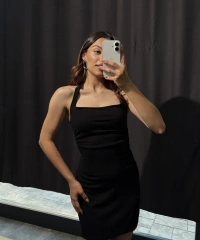 Kare Yaka Boyundan Geçmeli Siyah Mini Elbise