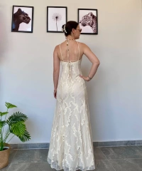 Krem Dantel İşleme Elbise