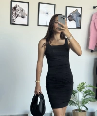 Siyah Büzgülü Elbise