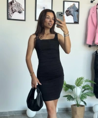 Siyah Büzgülü Elbise