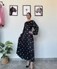 Siyah Sırt Detay Puantiyeli Elbise