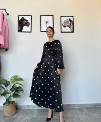 Siyah Sırt Detay Puantiyeli Elbise