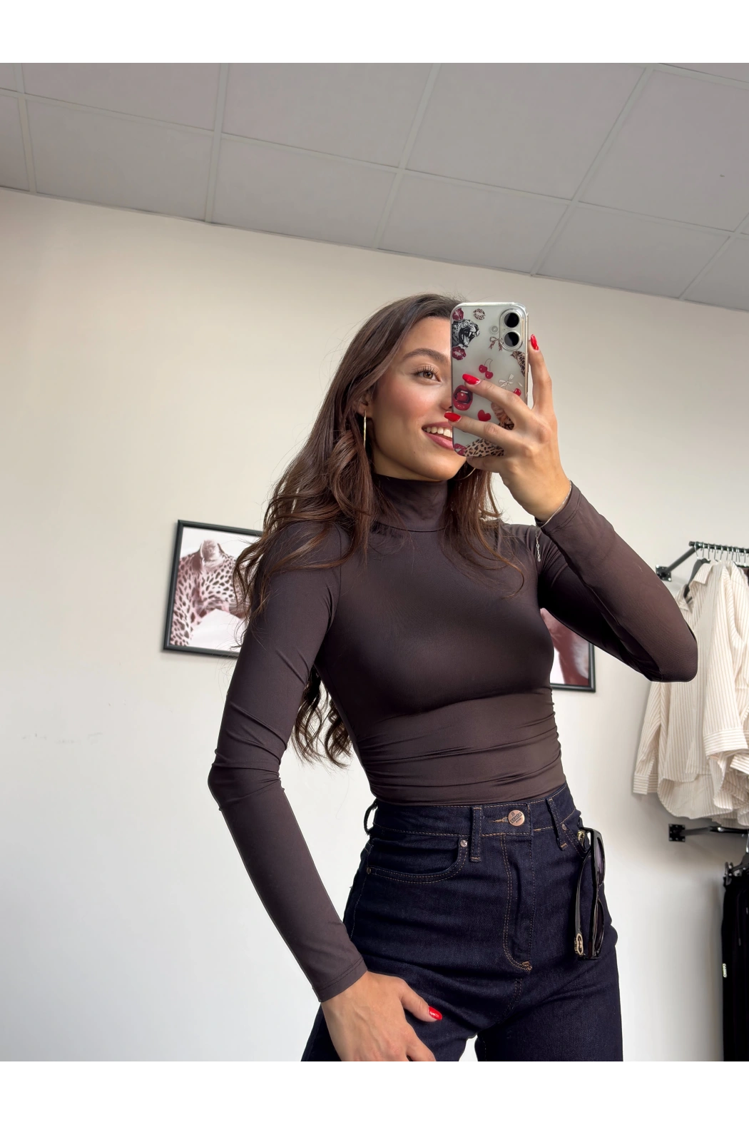 Kahverengi Boğazlı Yanı Büzgülü Bodysuit