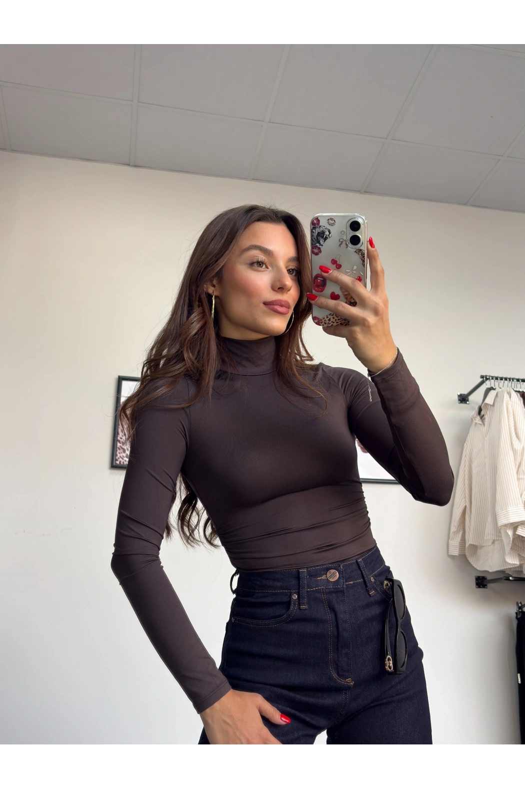 Kahverengi Boğazlı Yanı Büzgülü Bodysuit