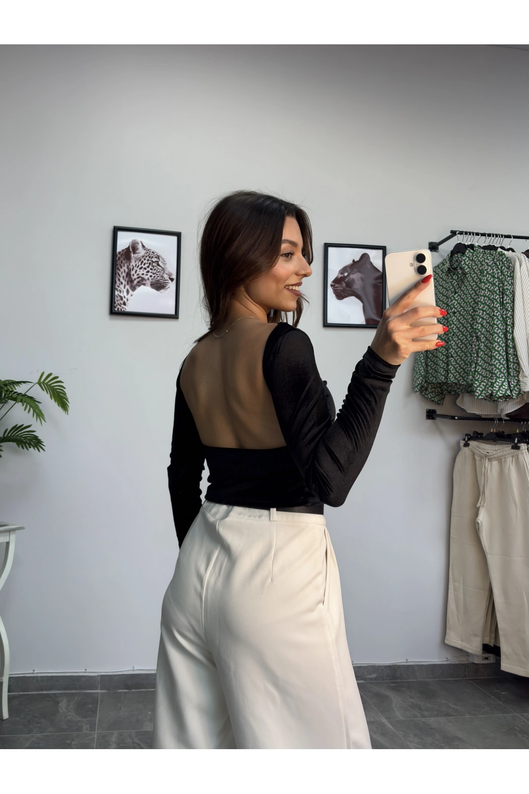 Siyah Sırt Dekolte Kadife Crop