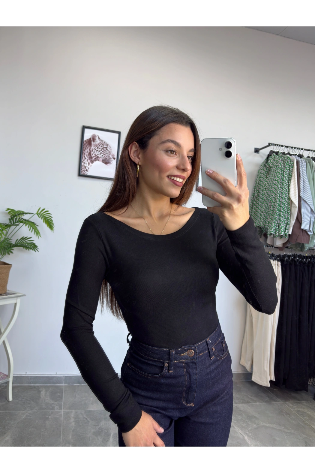 Kayık Yaka Siyah Body