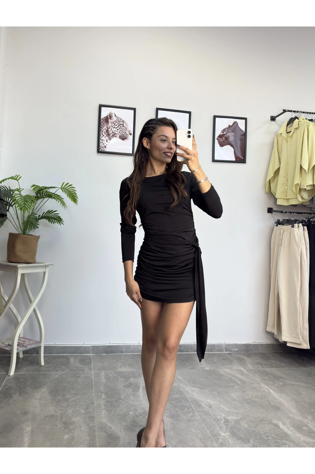 Siyah Uzun Kol Büzgülü Kuşaklı Mini Elbise