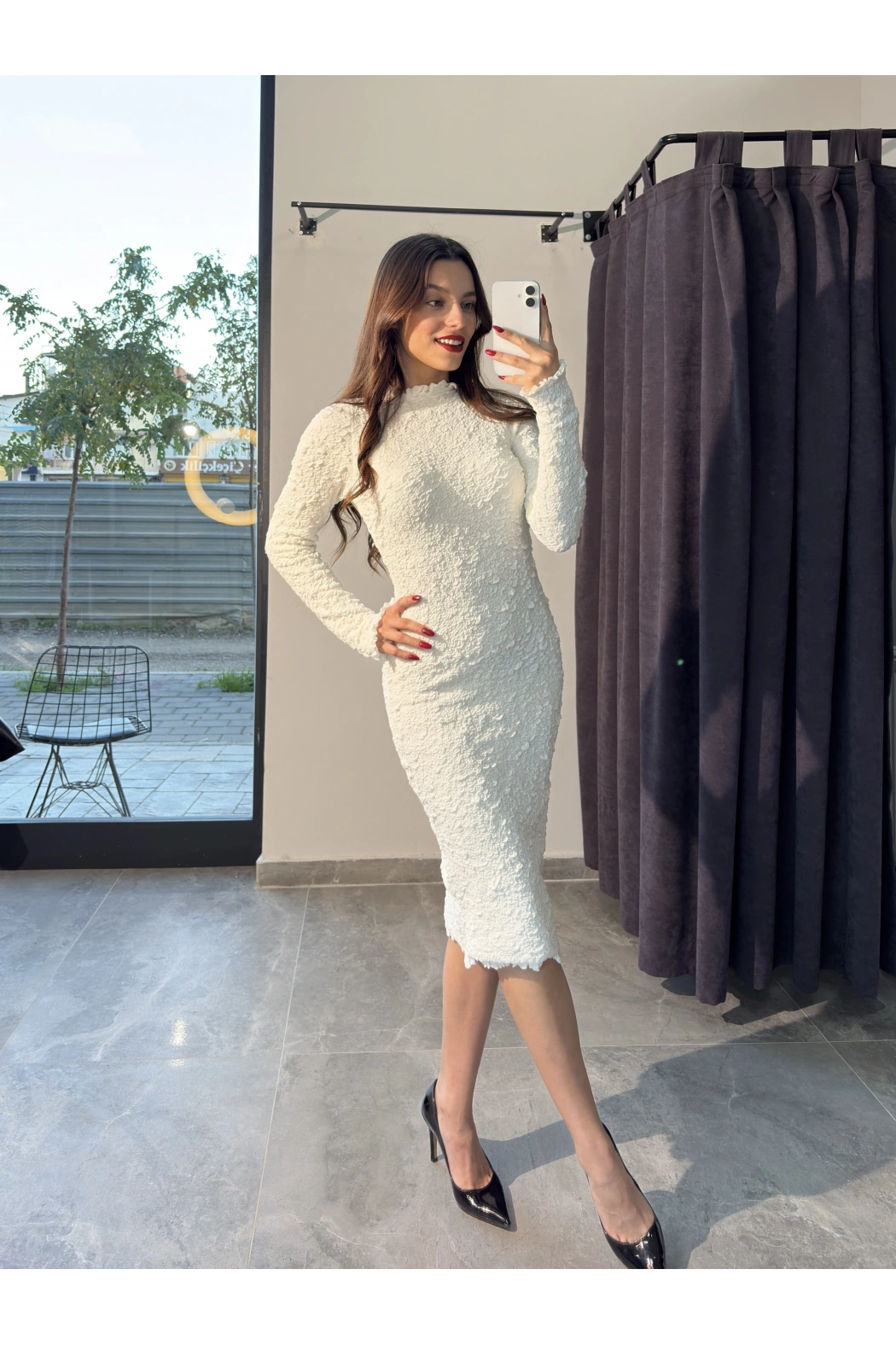 Kalın Bürümcük Beyaz Uzun Elbise