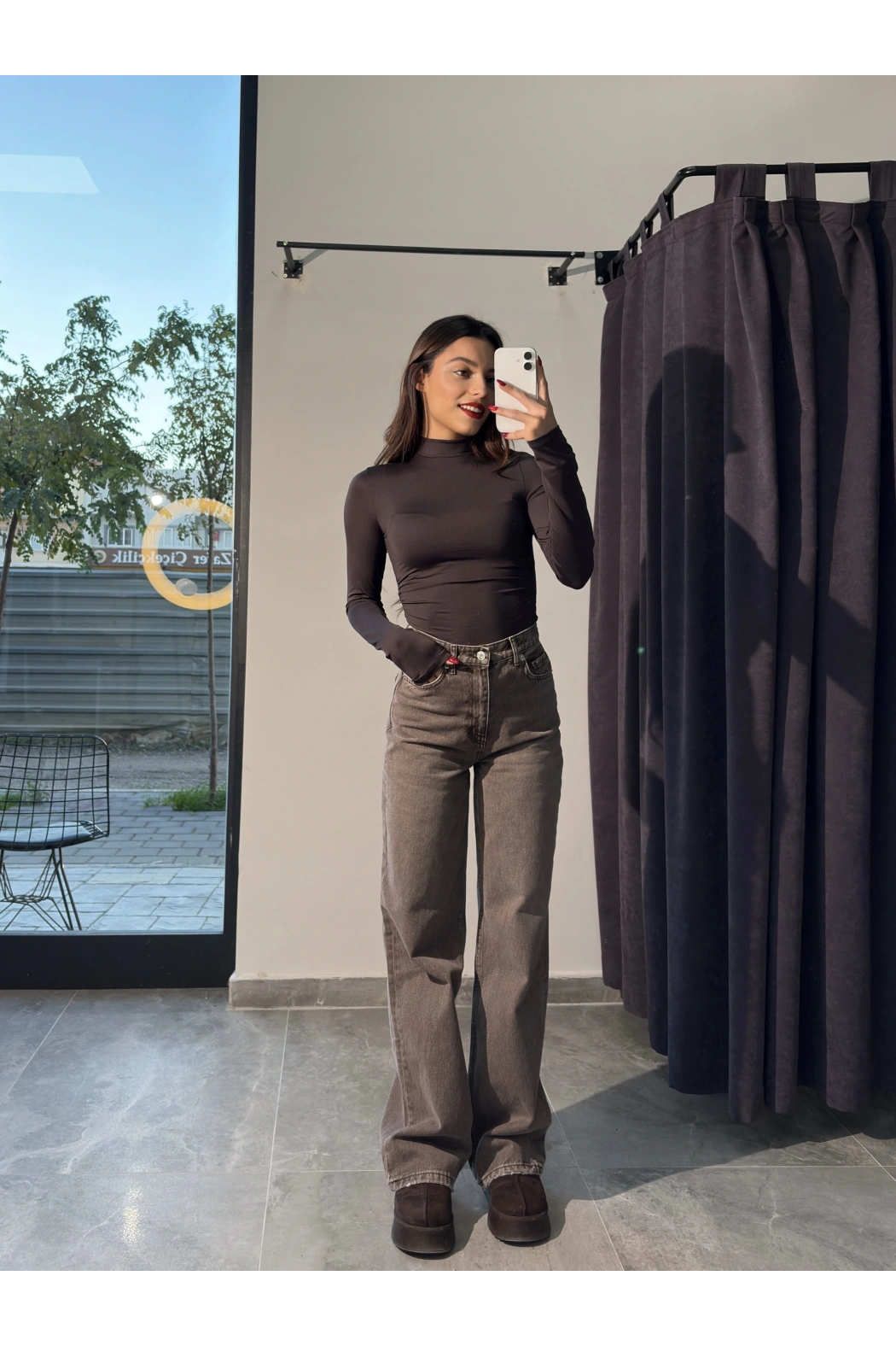 Yüksek Bel Yıkamalı Vizon Jean