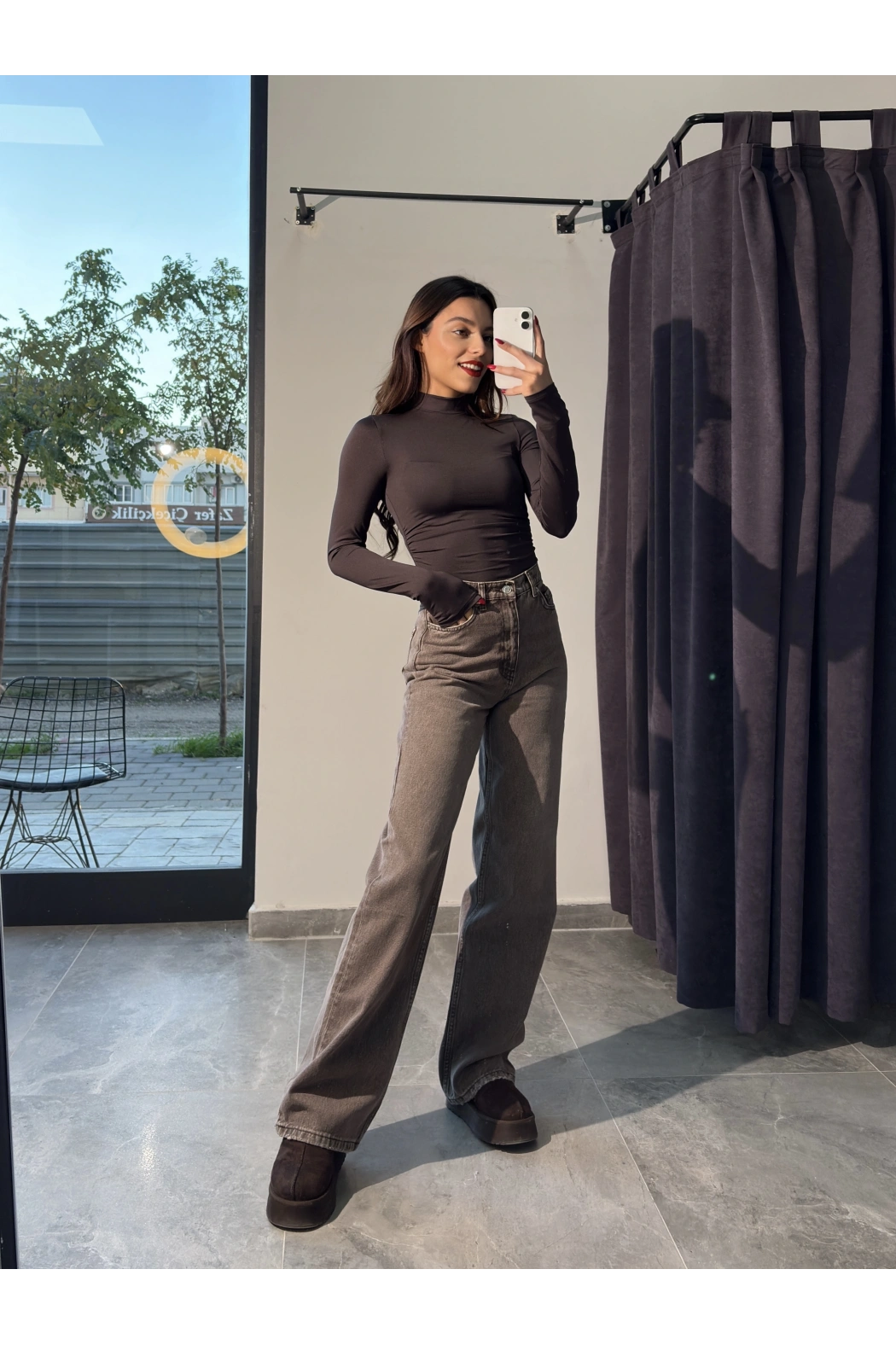 Yüksek Bel Yıkamalı Vizon Jean