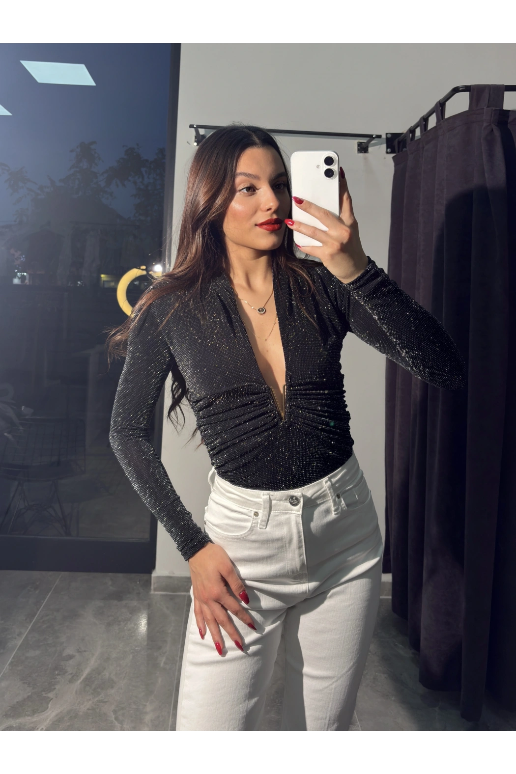 Derin V Yaka Simli Bodysuit