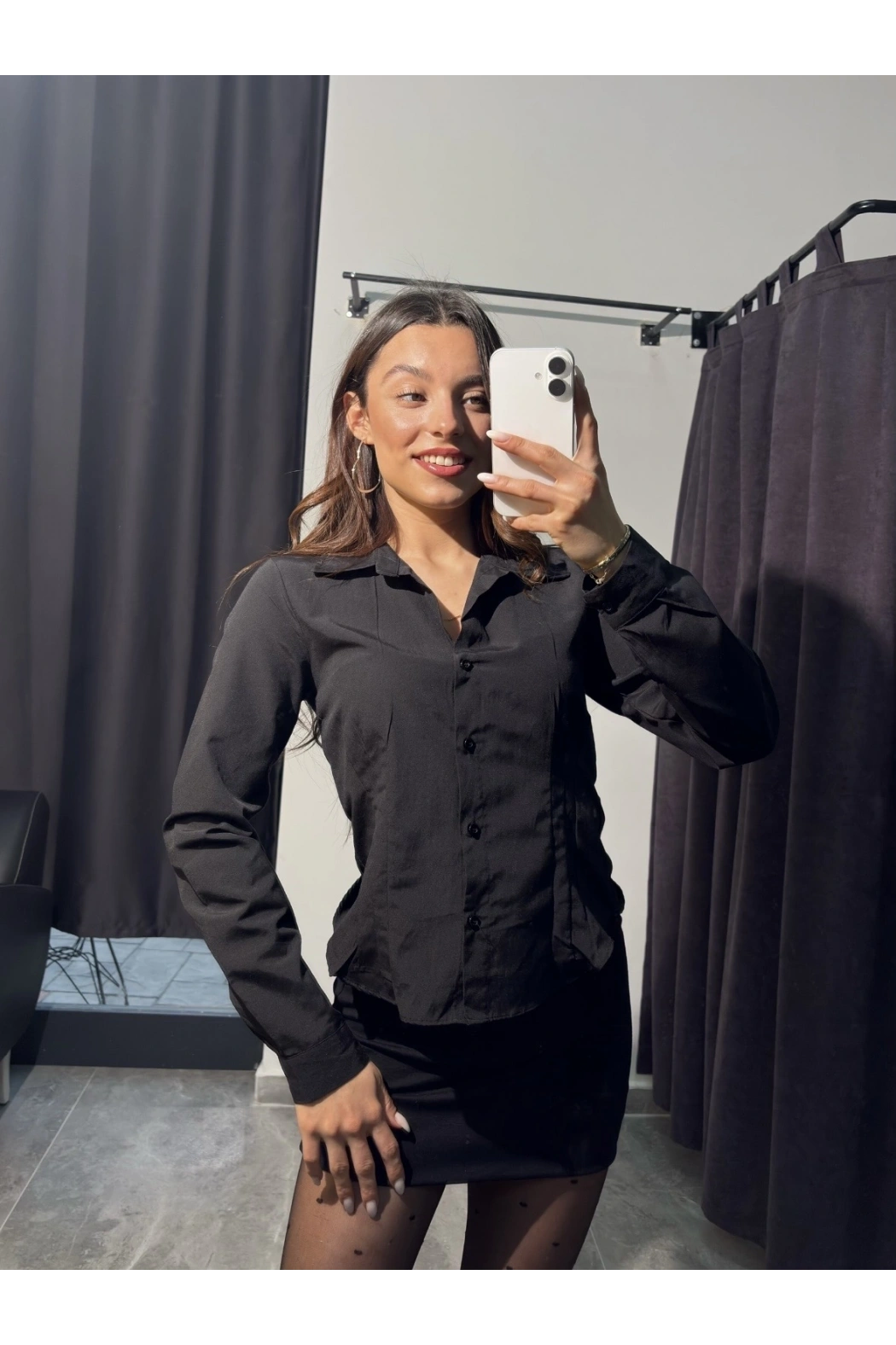 Siyah Dar Kalıp Gömlek