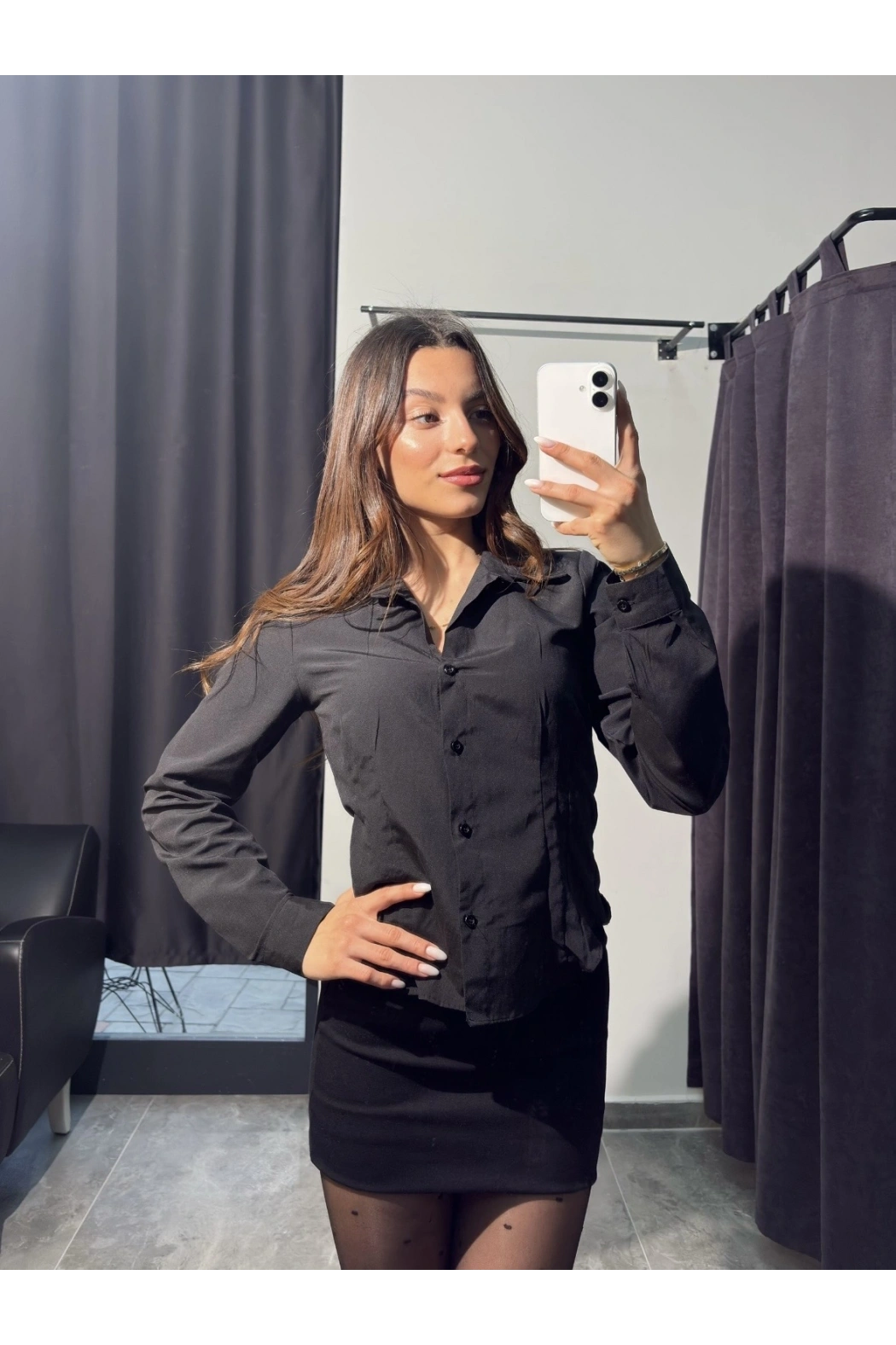 Siyah Dar Kalıp Gömlek