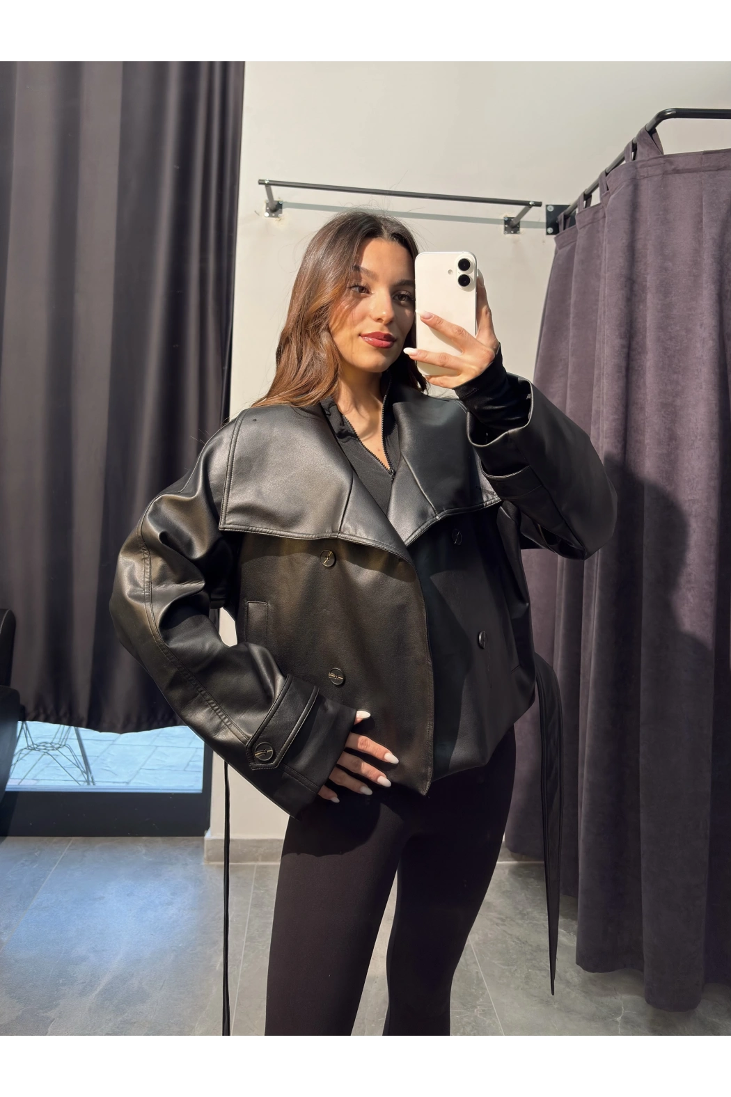 Kemerli Siyah Kısa Deri Trençkot