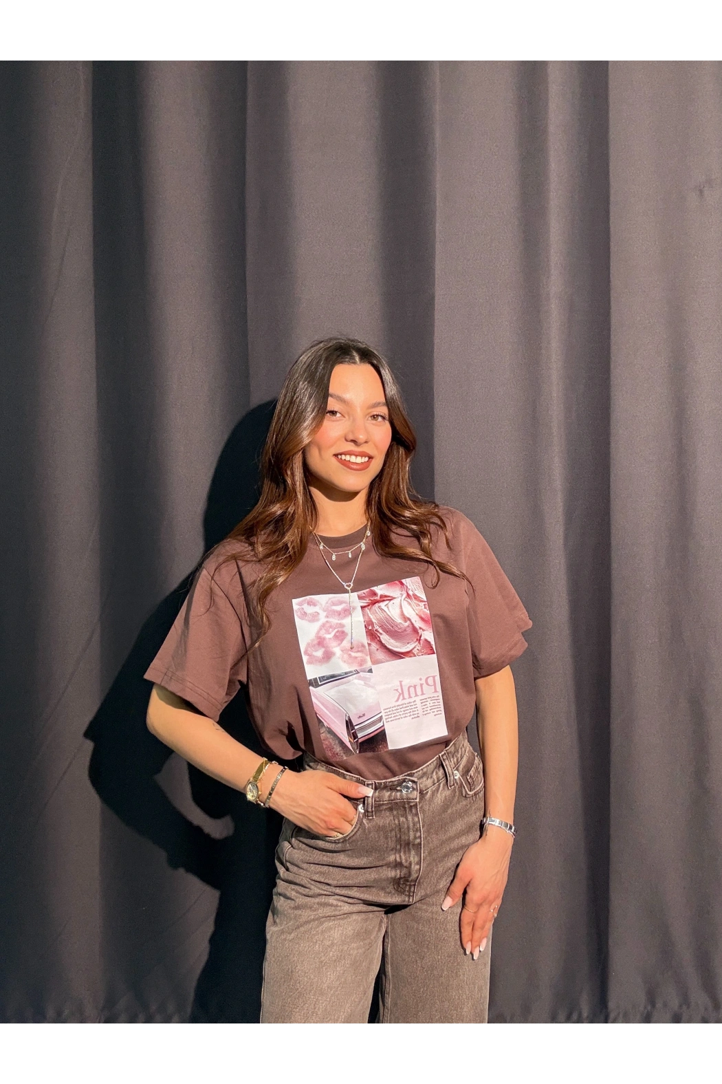 Pink Baskılı Kahverengi Tişört