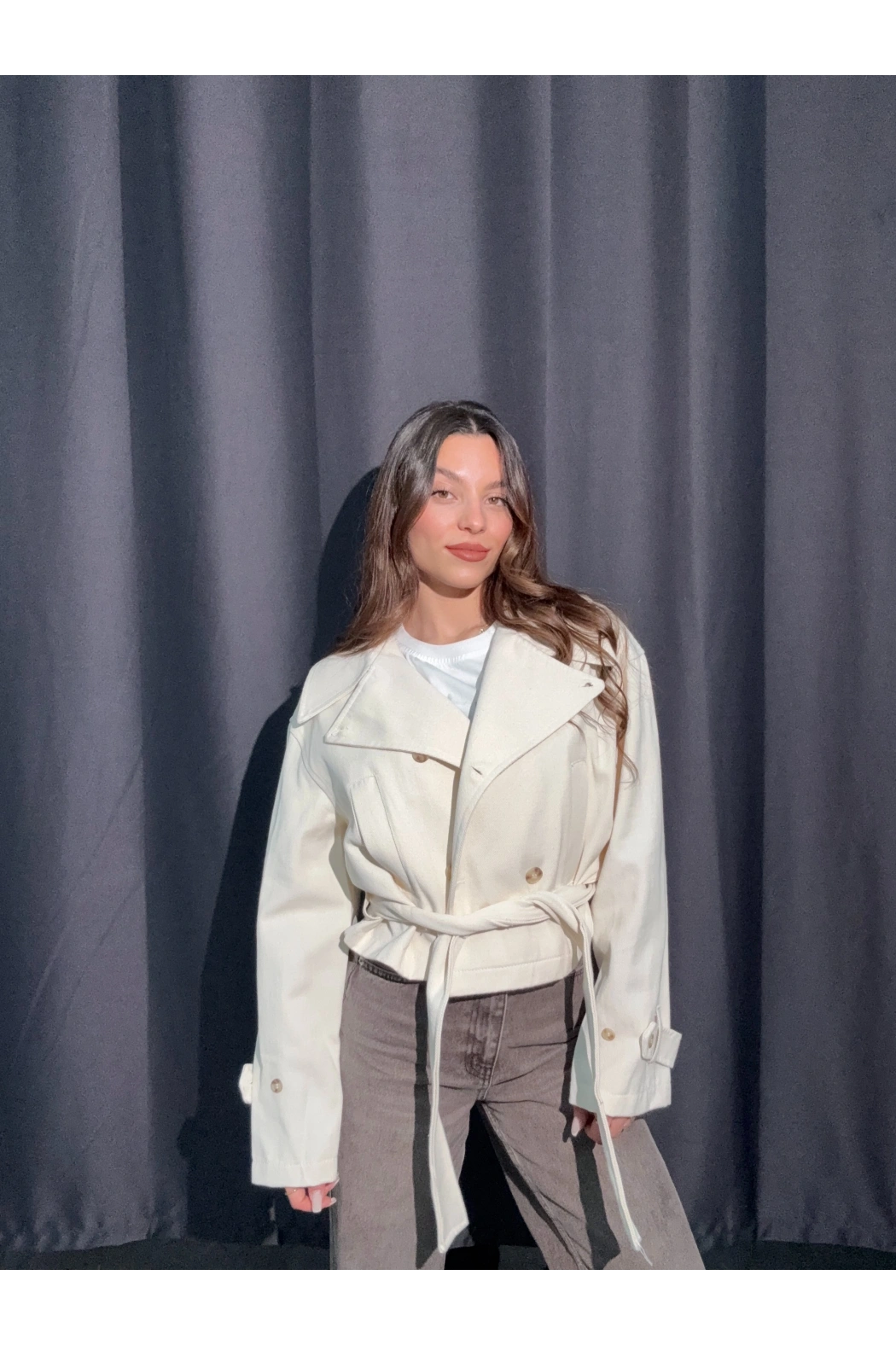 Kuşaklı Kısa Bej Trençkot